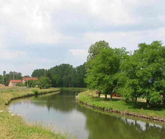 Canal latéral à la Loire