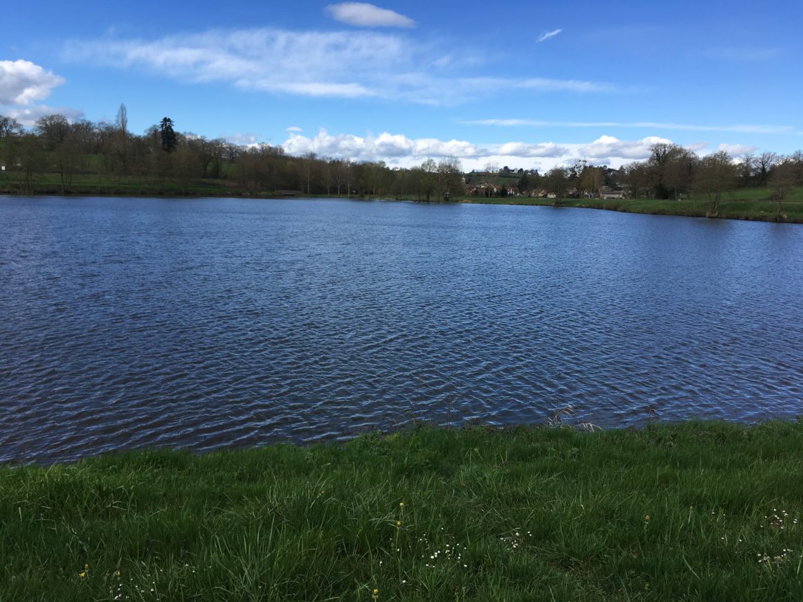 Nouveau plan d’eau accessible avec la carte de pêche au Donjon