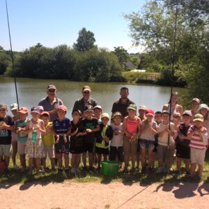 Les enfants du centre de vacances de la communauté de communes de Lapalisse au bassin Maurice