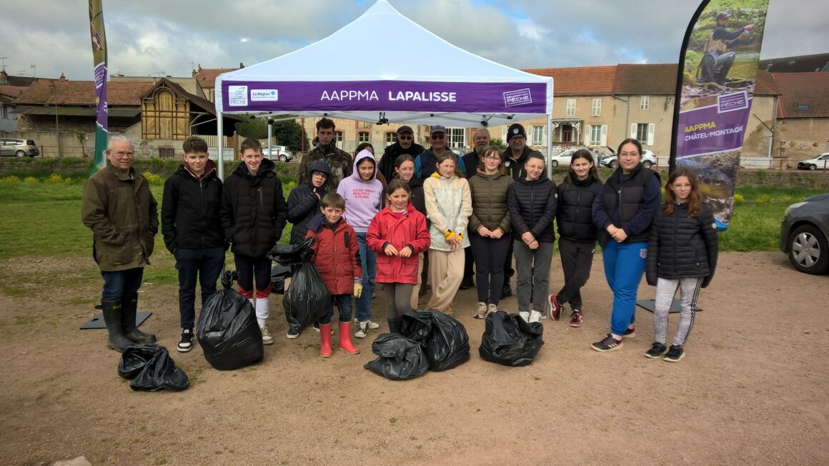 Bravo aux jeunes du service “Enfance -Jeunesse” du Pays de Lapalisse qui ont consacré une matinée au nettoyage de la Besbre