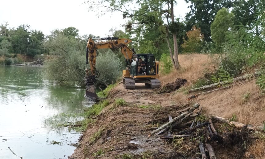Démarrage des travaux de restauration des berges du plan d’eau des Percières à Dompierre-sur-Besbre Démarrage des travaux de restauration des berges du plan d’eau des Percières à Dompierre-sur-Besbre